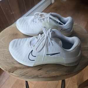 Nike White and Black Mesh Sneakers